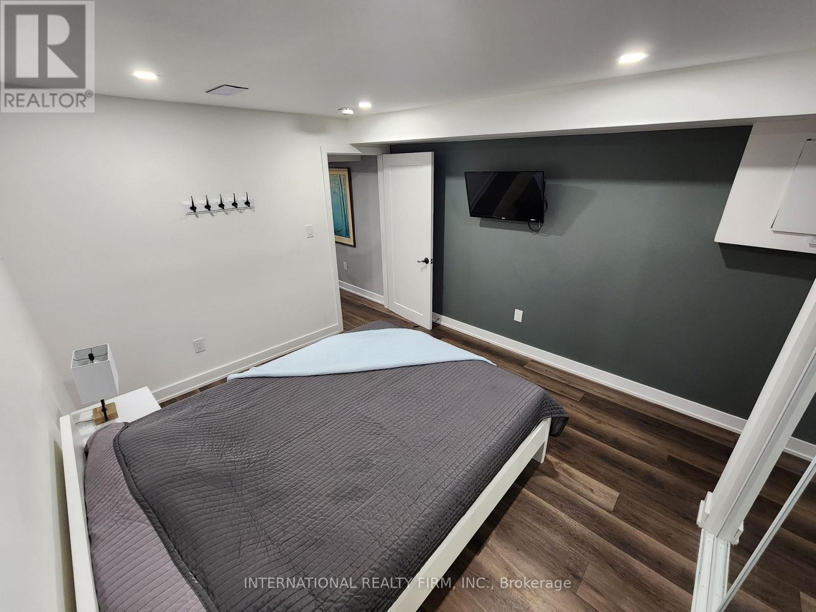 Lower - 435 Hansen Road N, Brampton, ON - Indoor