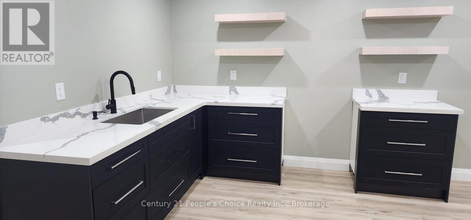 43 Weymouth Street, Woolwich, ON - Indoor Photo Showing Kitchen