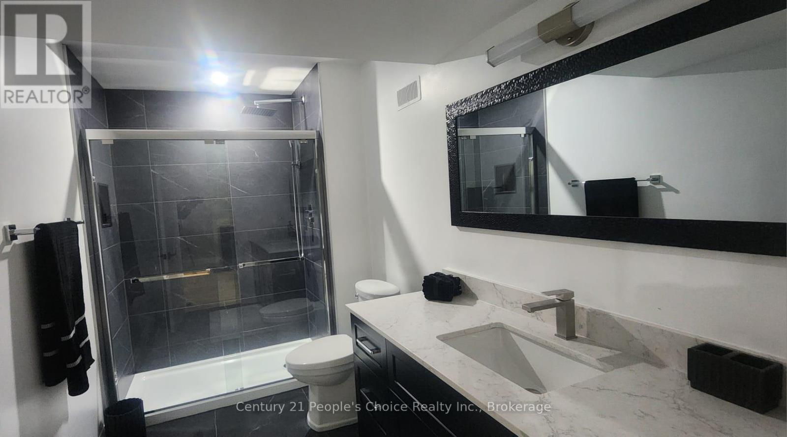 43 Weymouth Street, Woolwich, ON - Indoor Photo Showing Bathroom