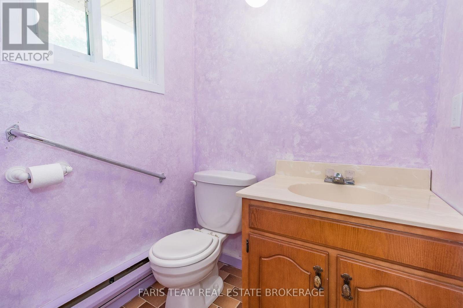 2597 George Johnston Road, Springwater, ON - Indoor Photo Showing Bathroom