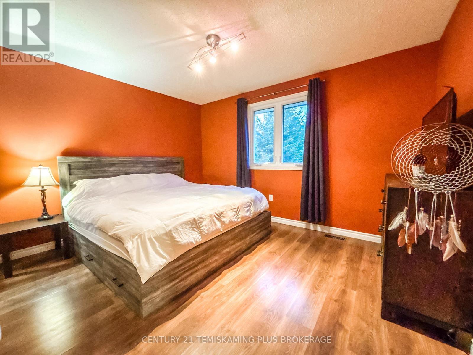 278 Laurette Street, Temiskaming Shores (New Liskeard), ON - Indoor Photo Showing Bedroom