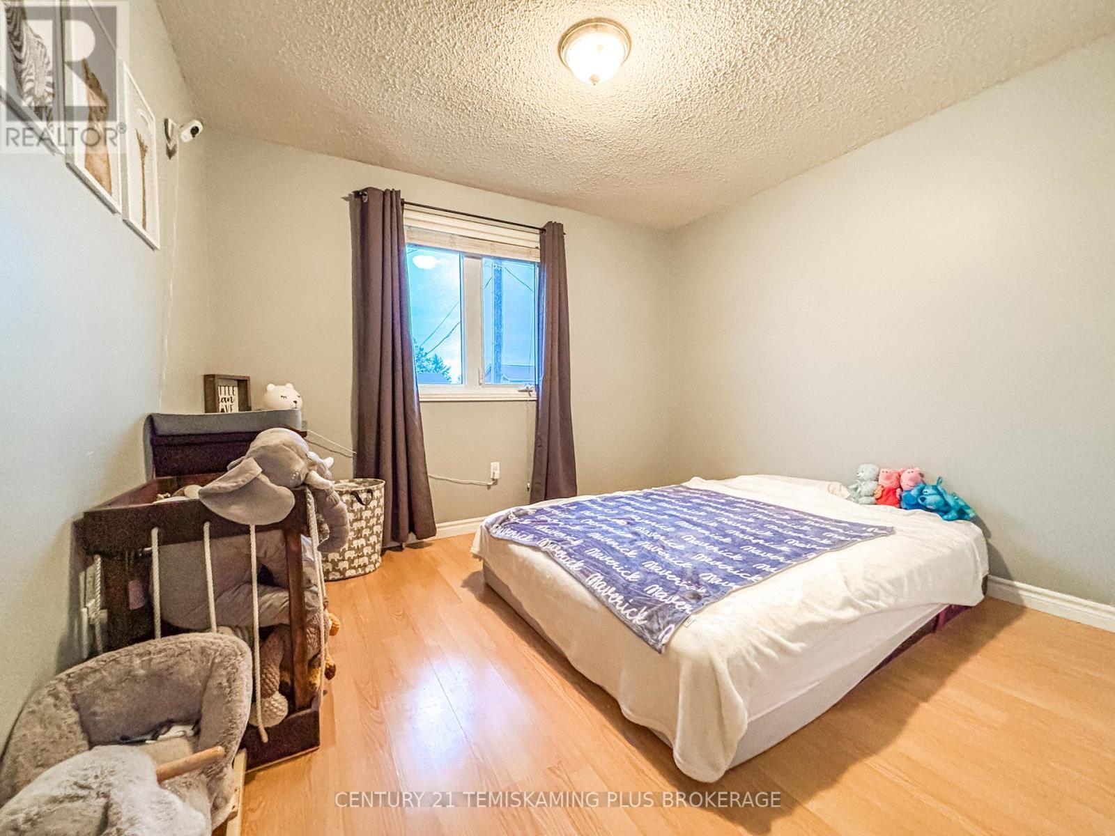 278 Laurette Street, Temiskaming Shores (New Liskeard), ON - Indoor Photo Showing Bedroom