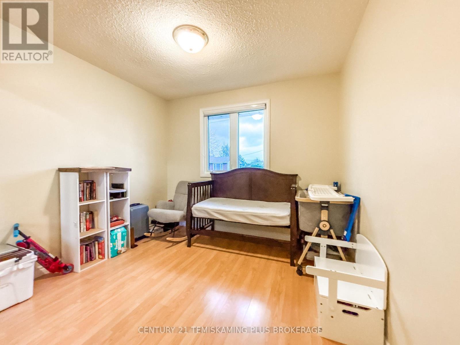 278 Laurette Street, Temiskaming Shores (New Liskeard), ON - Indoor Photo Showing Bedroom