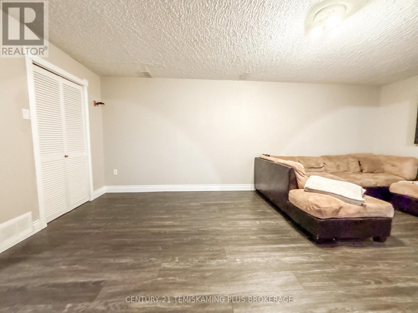 278 Laurette Street, Temiskaming Shores (New Liskeard), ON - Indoor Photo Showing Other Room