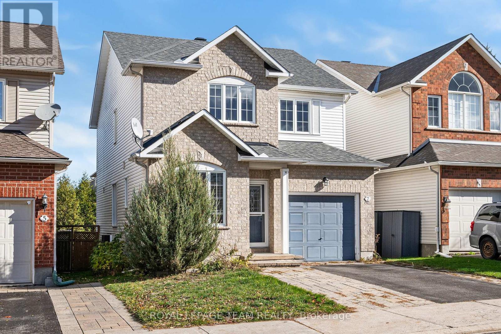 7 San Mateo Drive, Ottawa, ON - Outdoor With Facade