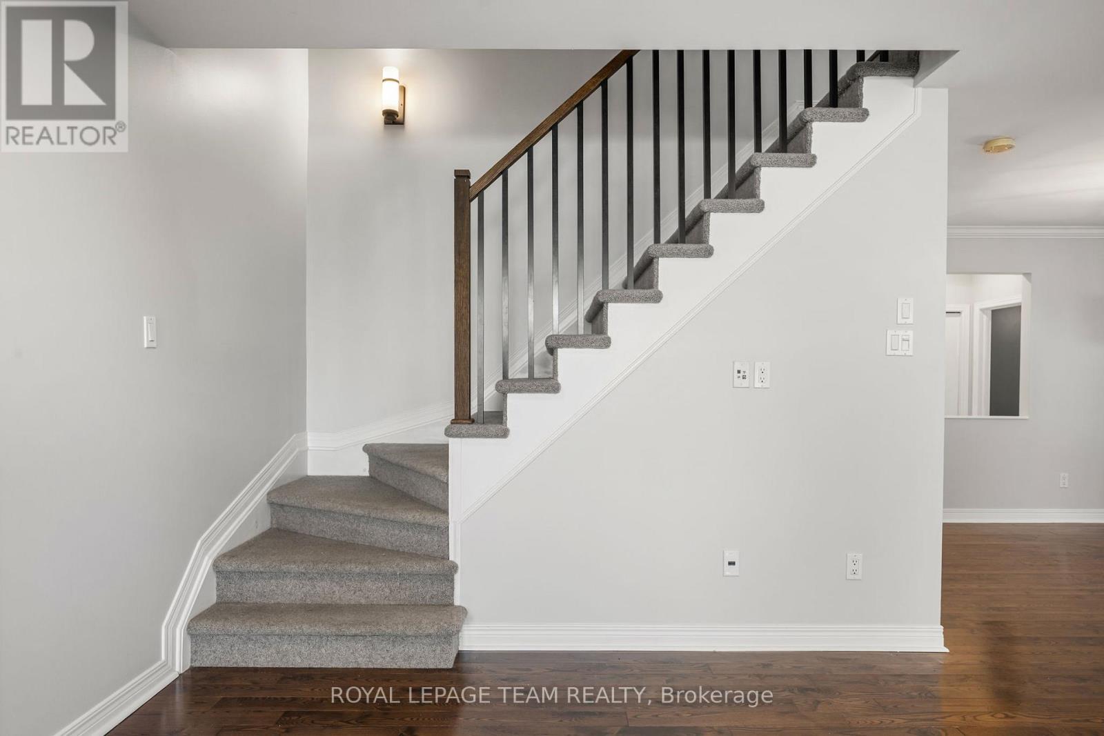 7 San Mateo Drive, Ottawa, ON - Indoor Photo Showing Other Room