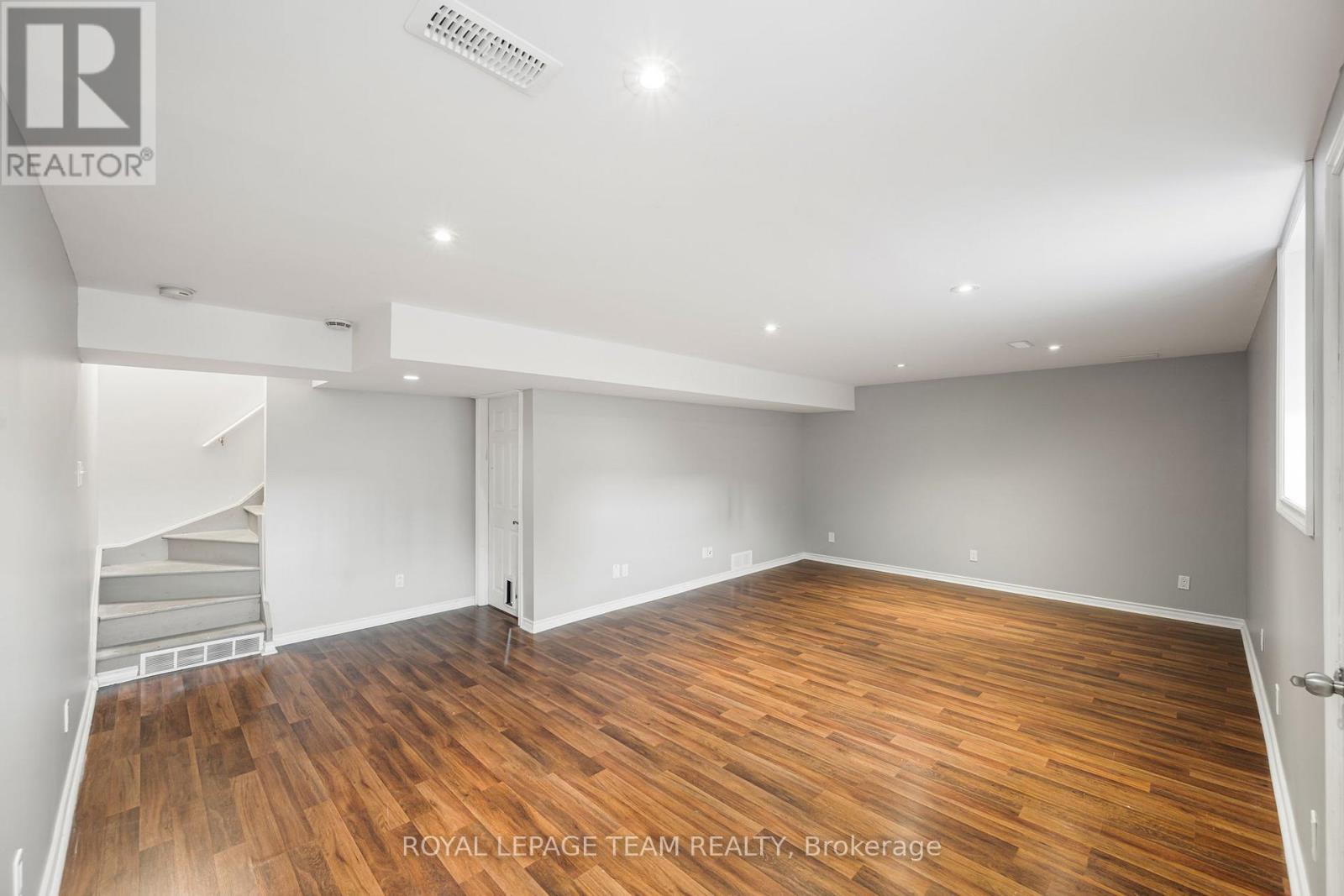 7 San Mateo Drive, Ottawa, ON - Indoor Photo Showing Other Room