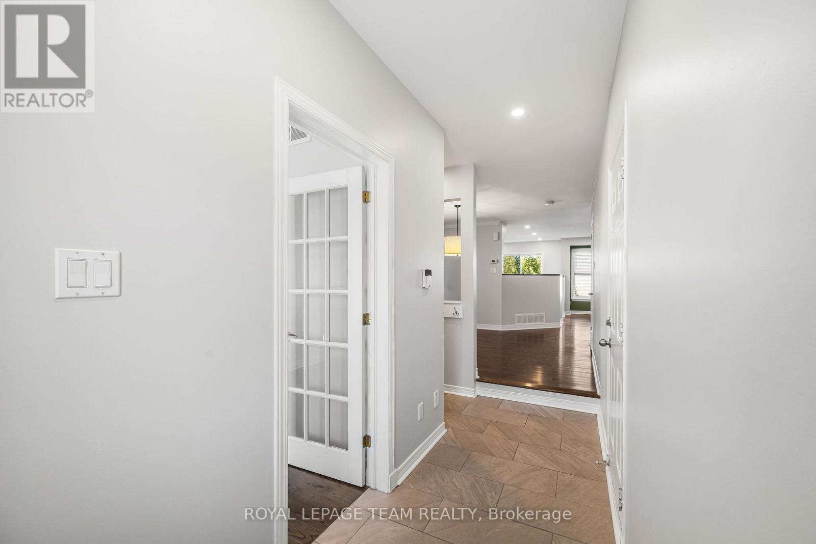 7 San Mateo Drive, Ottawa, ON - Indoor Photo Showing Other Room