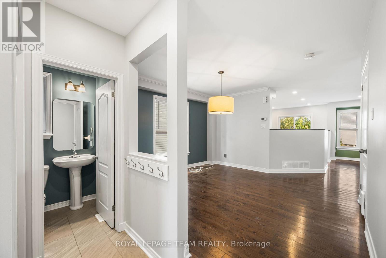 7 San Mateo Drive, Ottawa, ON - Indoor Photo Showing Other Room