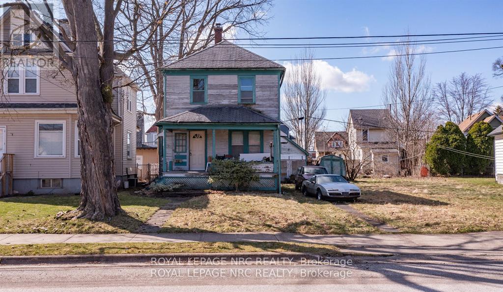 4742 Epworth Circle, Niagara Falls (Downtown), ON - Outdoor With Facade