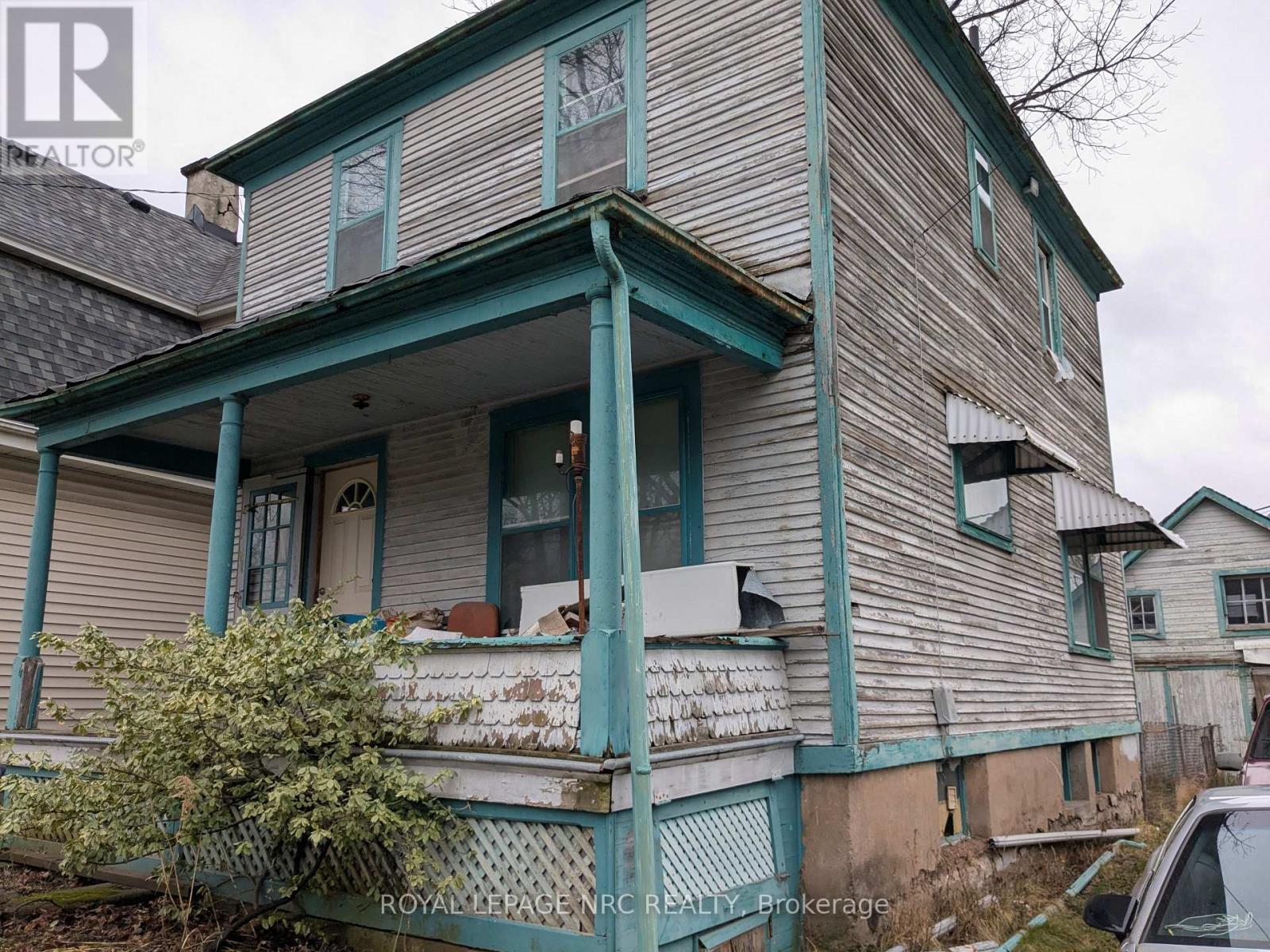 4742 Epworth Circle, Niagara Falls (Downtown), ON - Outdoor