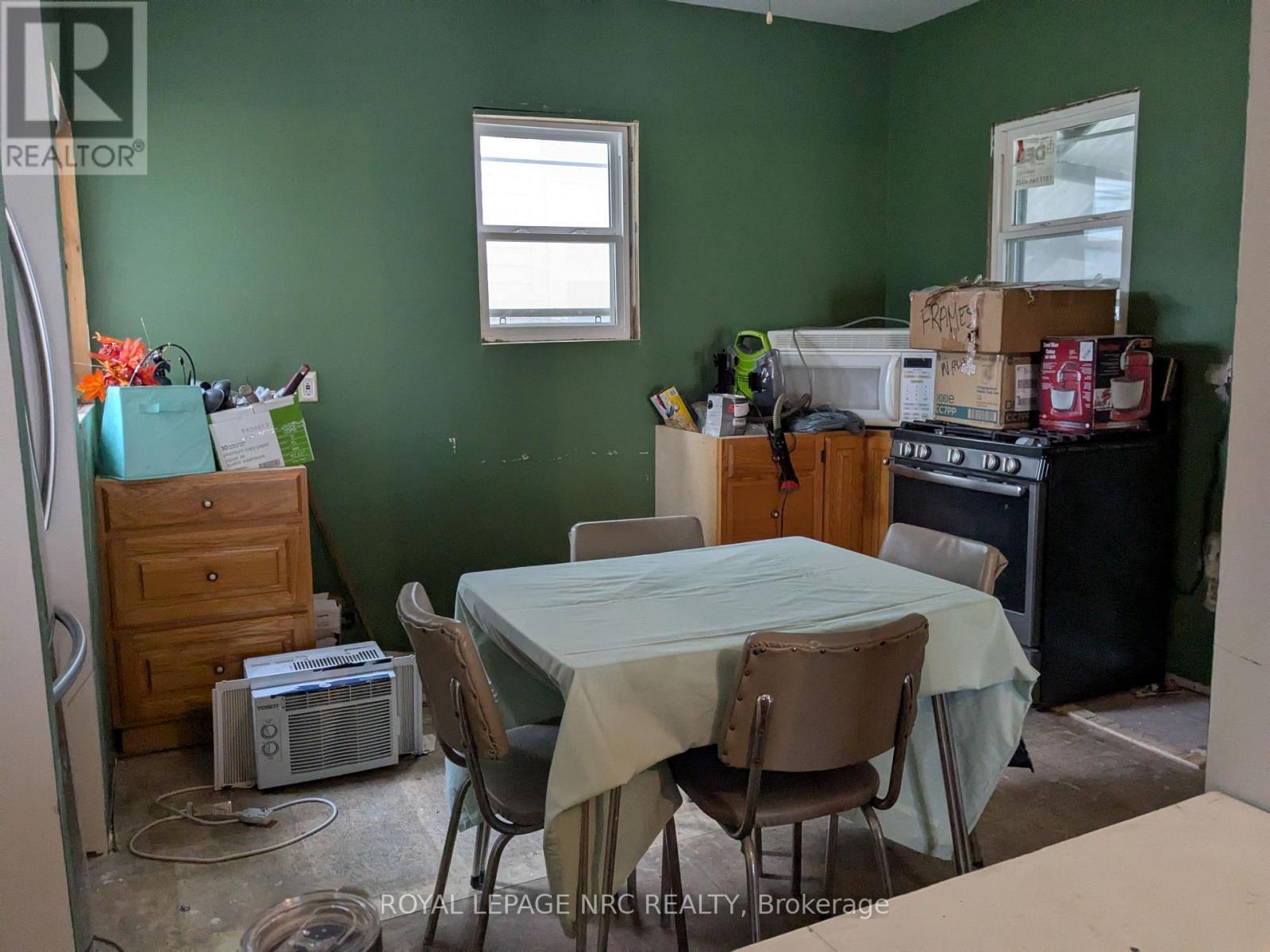 Kitchen - 4742 Epworth Circle, Niagara Falls (Downtown), ON - Indoor Photo Showing Dining Room