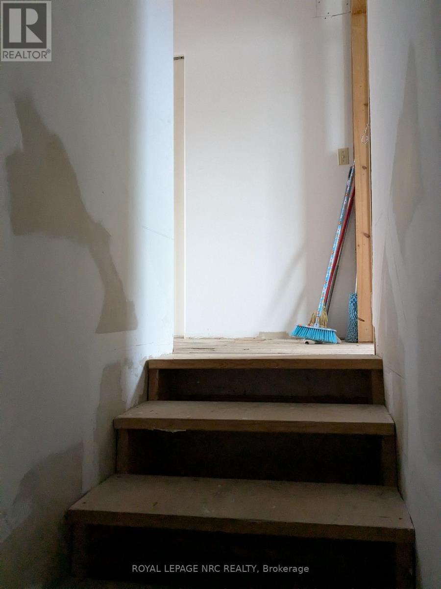 to second floor - 4742 Epworth Circle, Niagara Falls (Downtown), ON - Indoor Photo Showing Other Room