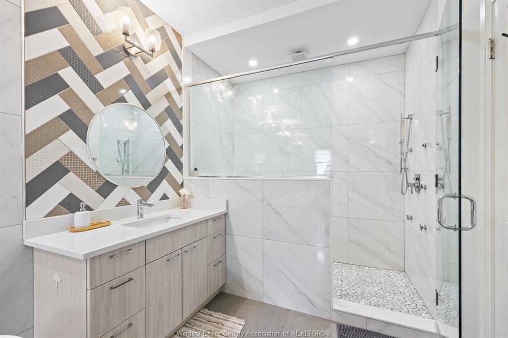 6 Woodland, Kingsville, ON