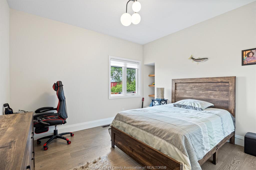 6 Woodland, Kingsville, ON