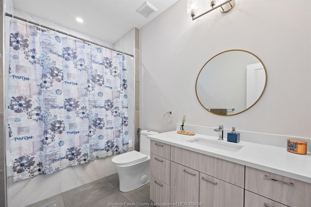 6 Woodland, Kingsville, ON