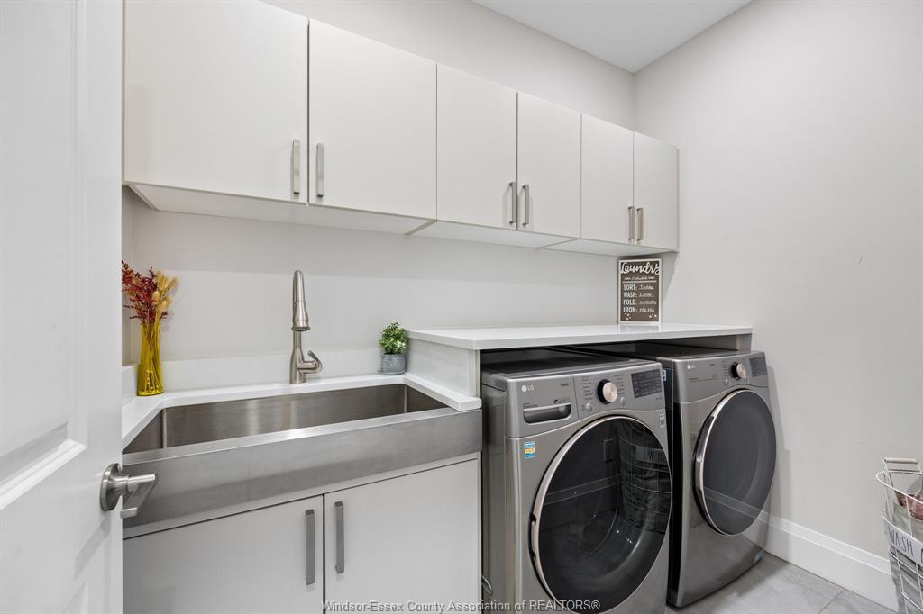 6 Woodland, Kingsville, ON