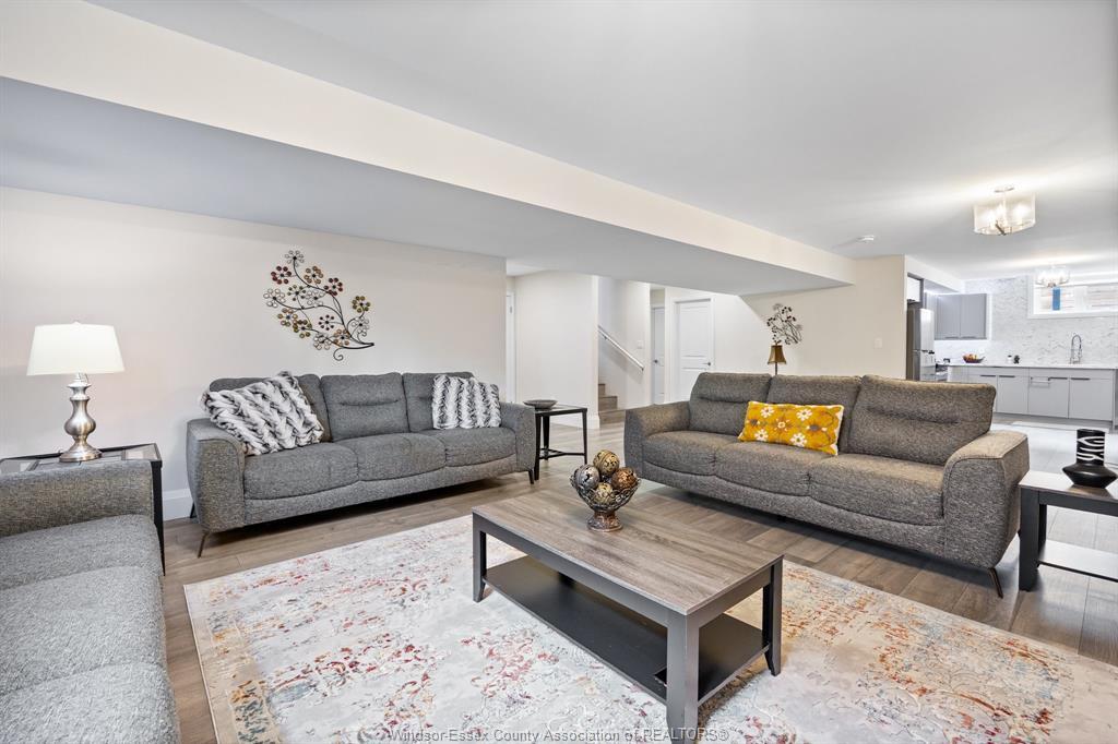 6 Woodland, Kingsville, ON