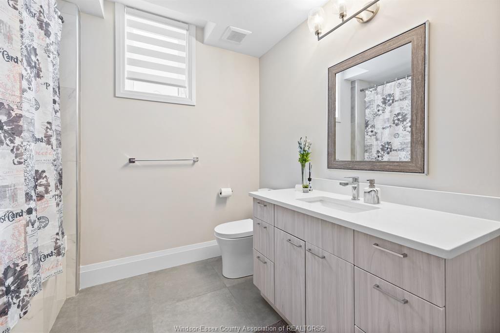 6 Woodland, Kingsville, ON