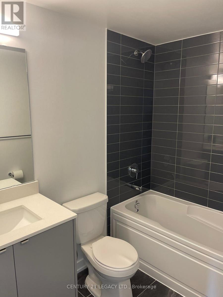 B1002 - 3200 Dakota Common, Burlington, ON - Indoor Photo Showing Bathroom