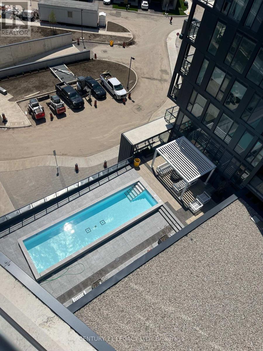 B1002 - 3200 Dakota Common, Burlington, ON - With In Ground Pool