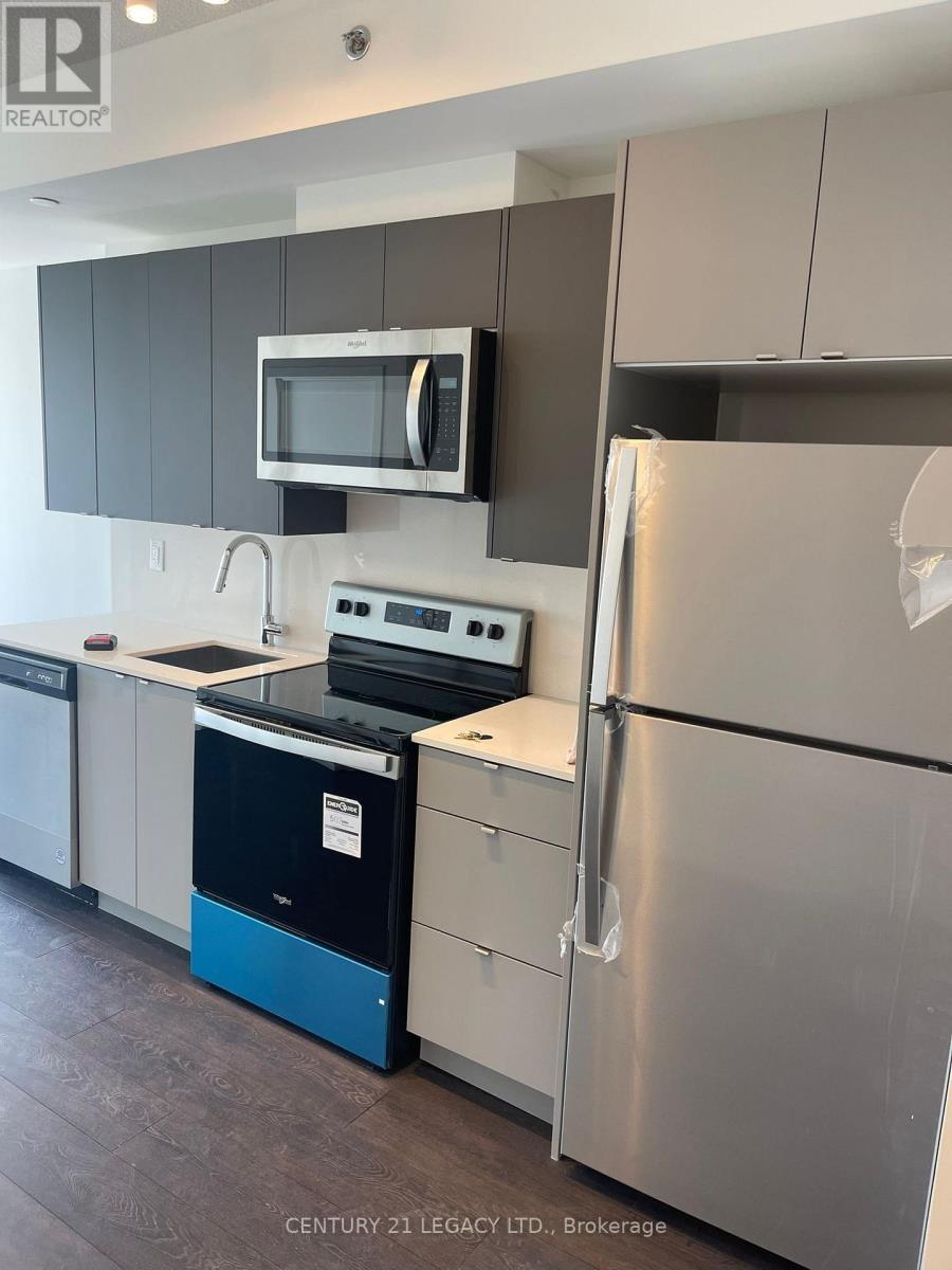 B1002 - 3200 Dakota Common, Burlington, ON - Indoor Photo Showing Kitchen