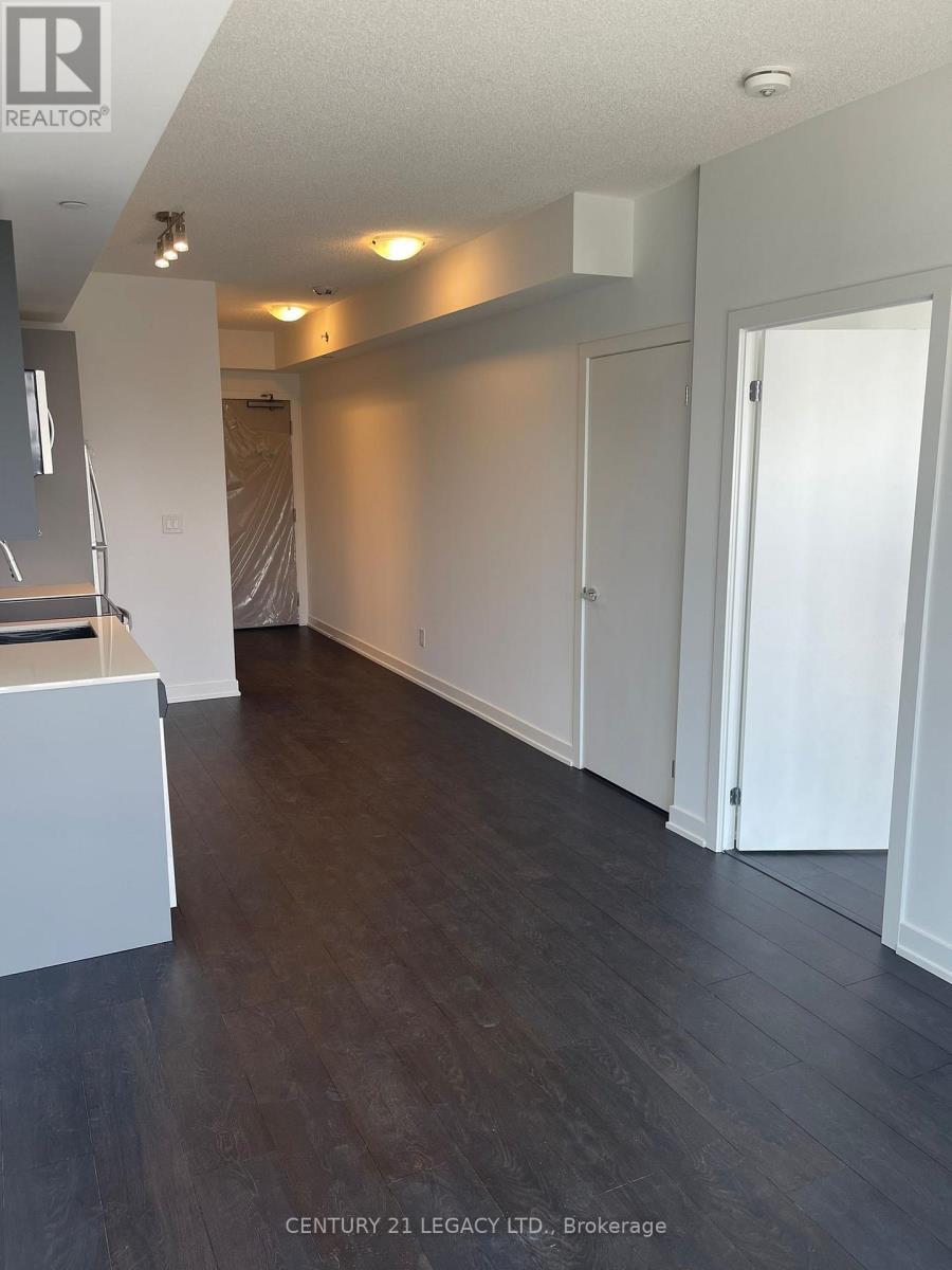 B1002 - 3200 Dakota Common, Burlington, ON - Indoor Photo Showing Other Room