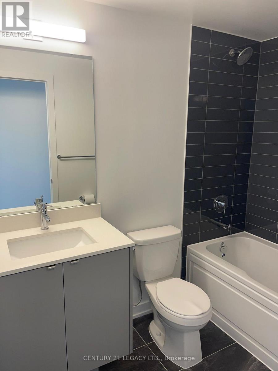 B1002 - 3200 Dakota Common, Burlington, ON - Indoor Photo Showing Bathroom