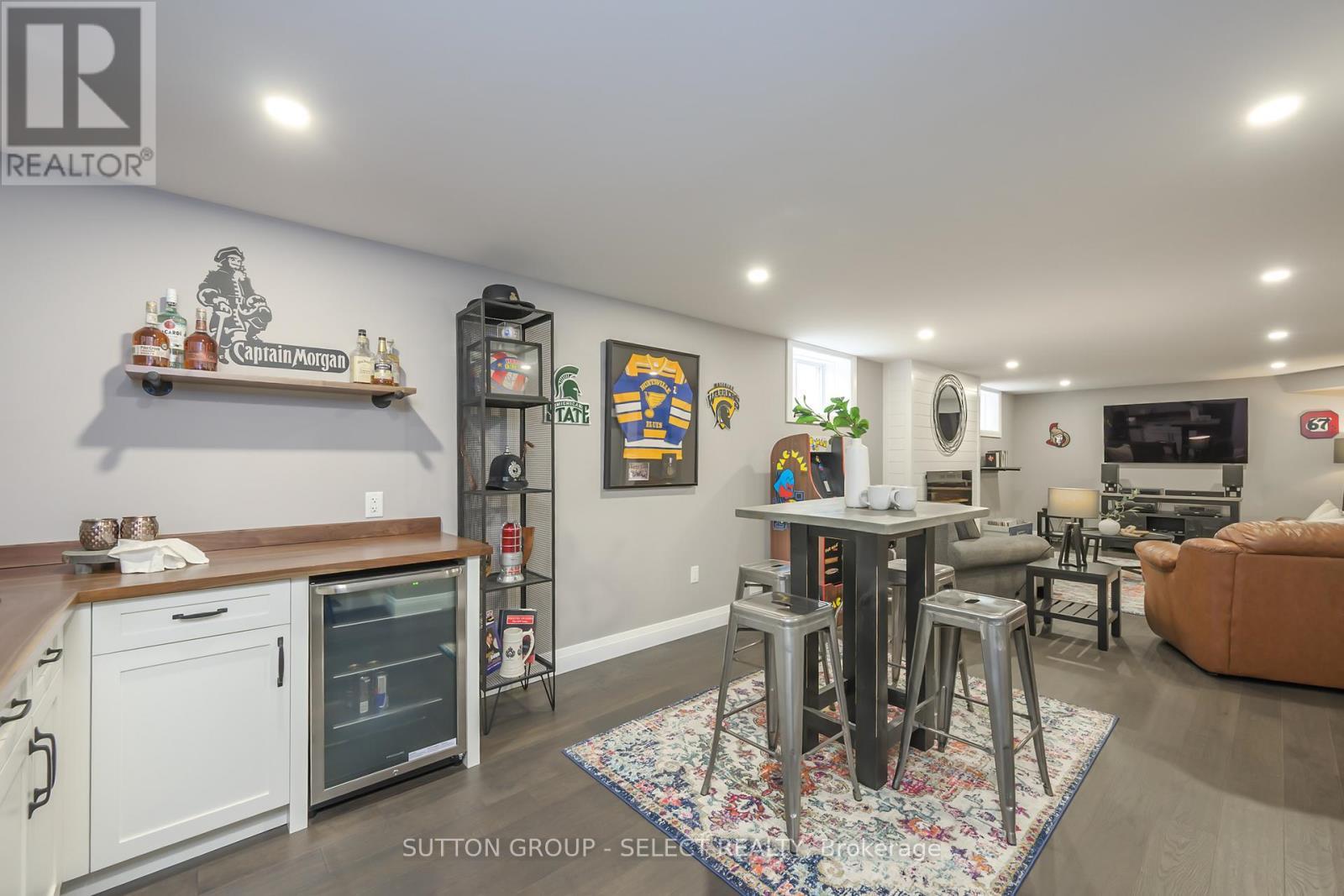 697 Barker Street, Strathroy-Caradoc (Mount Brydges), ON - Indoor