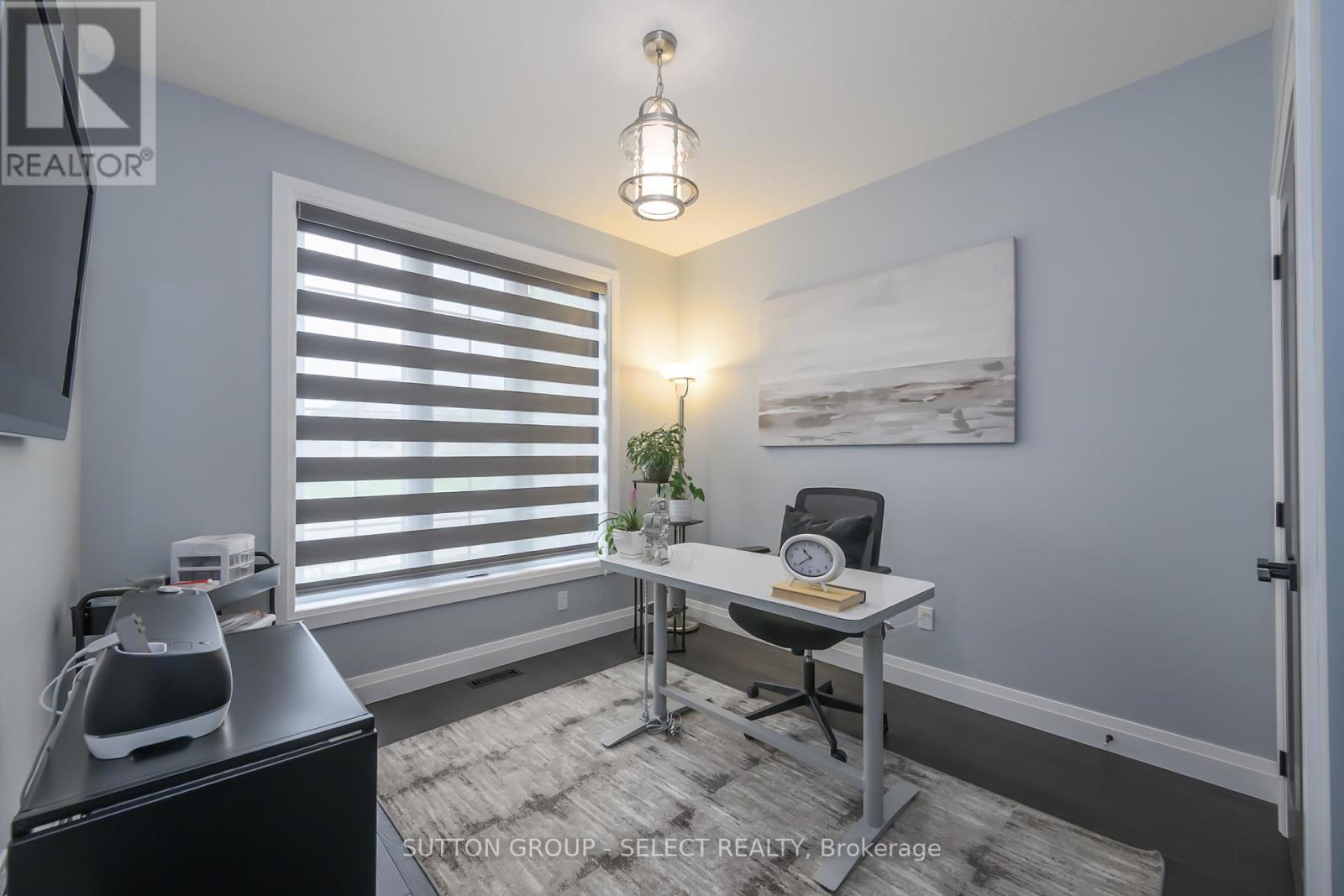 697 Barker Street, Strathroy-Caradoc (Mount Brydges), ON - Indoor Photo Showing Office