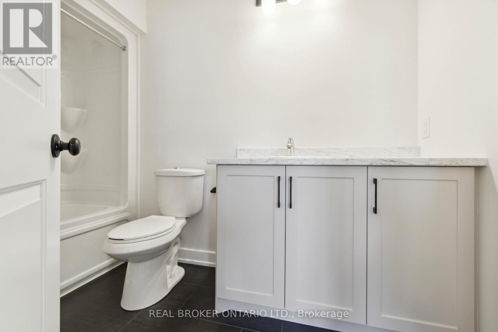 16 Margaret Graham Terrace, Smiths Falls, ON - Indoor Photo Showing Bathroom