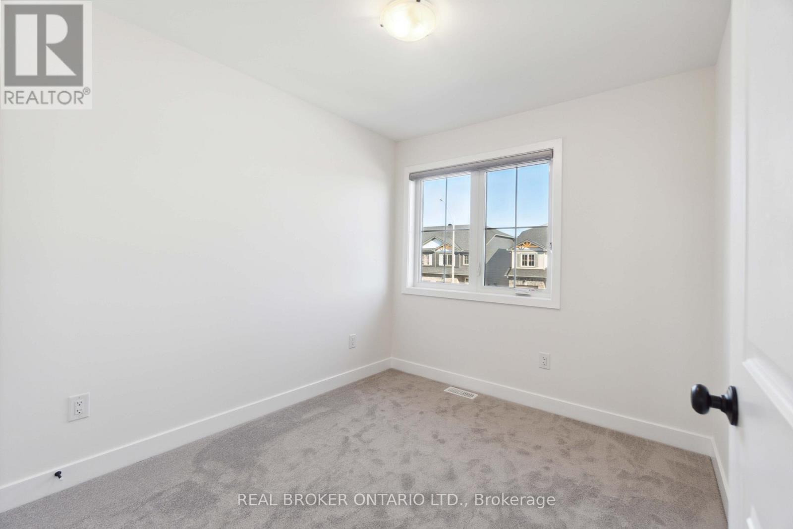 16 Margaret Graham Terrace, Smiths Falls, ON - Indoor Photo Showing Other Room