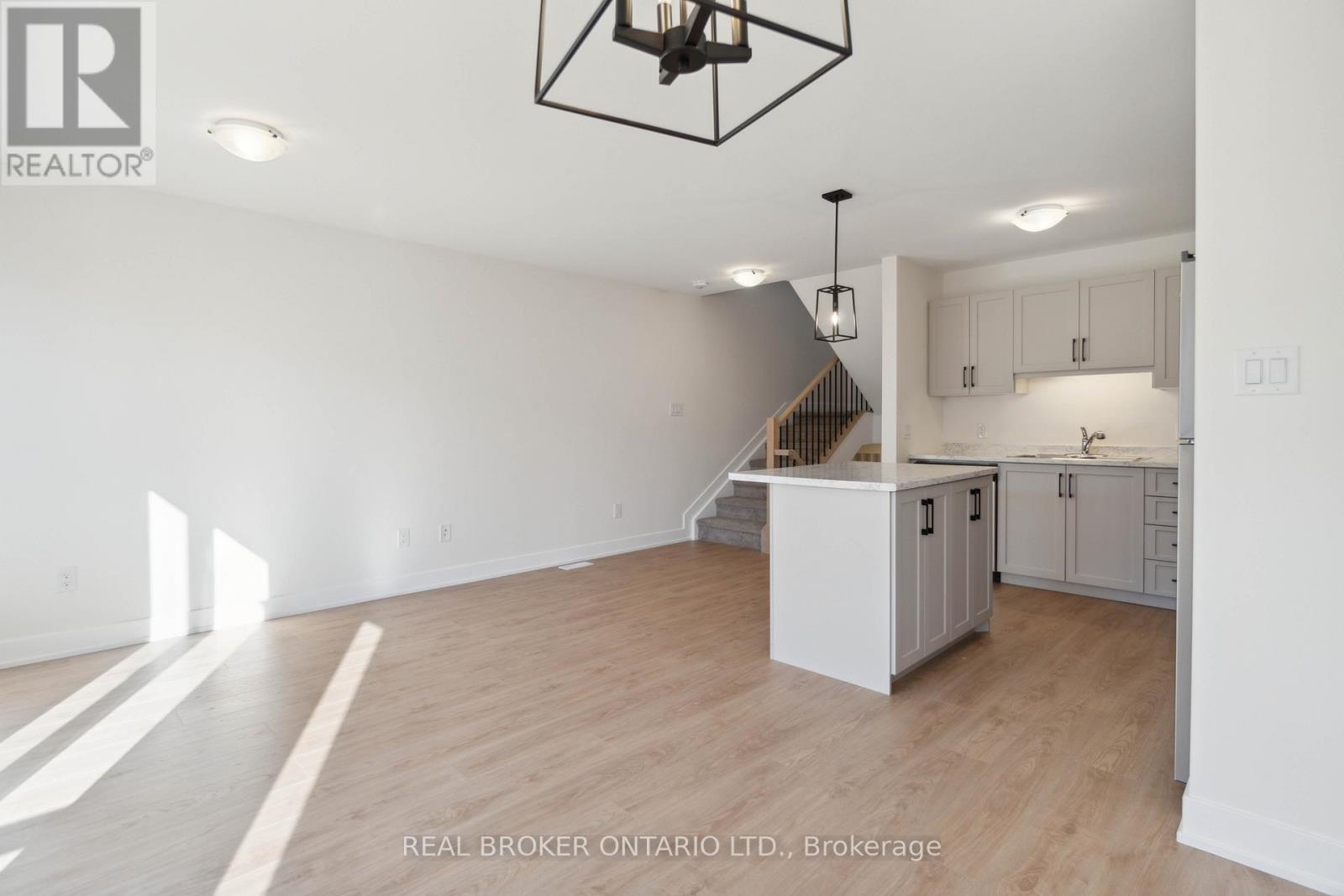 16 Margaret Graham Terrace, Smiths Falls, ON - Indoor Photo Showing Kitchen