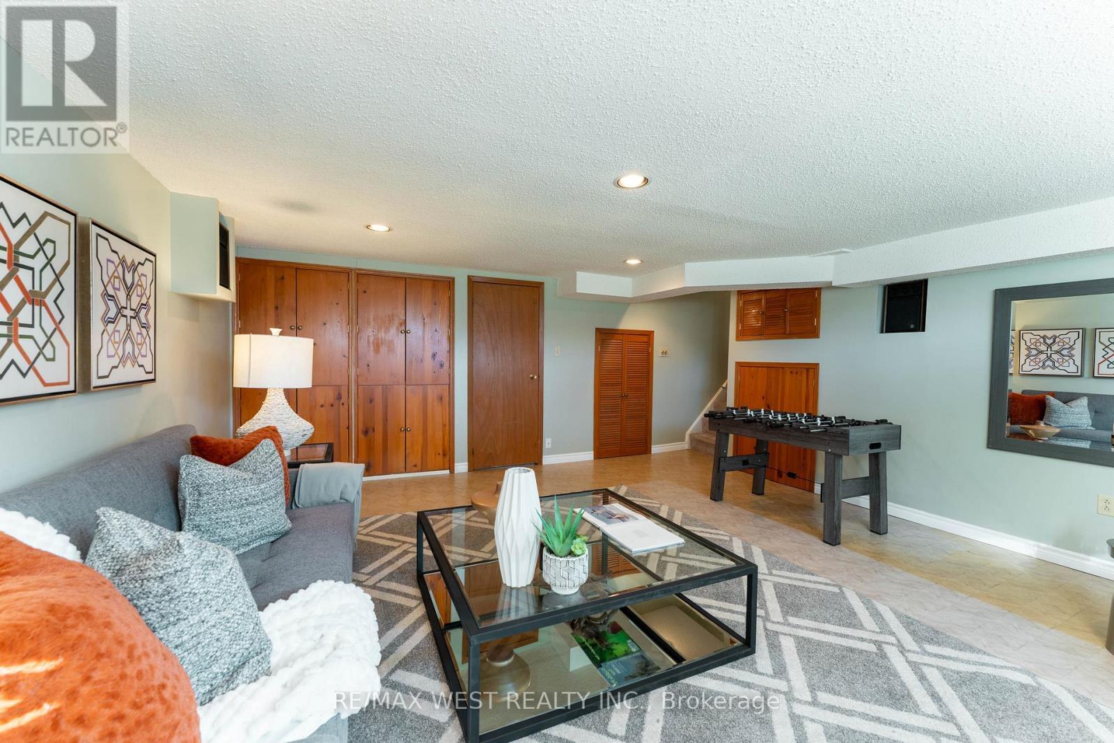 25 Bryant Road, Ajax, ON - Indoor Photo Showing Living Room