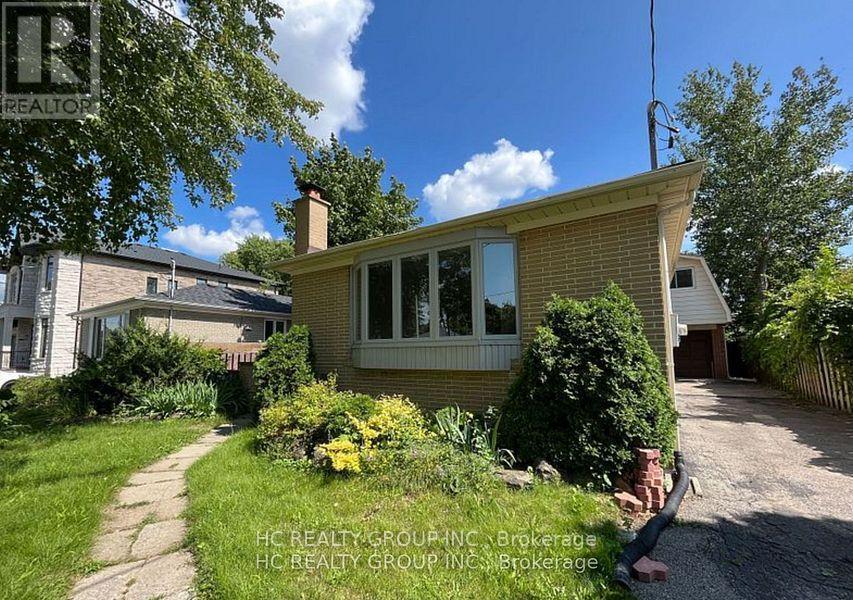 Basement - 516 Lynett Crescent, Richmond Hill, ON - Outdoor