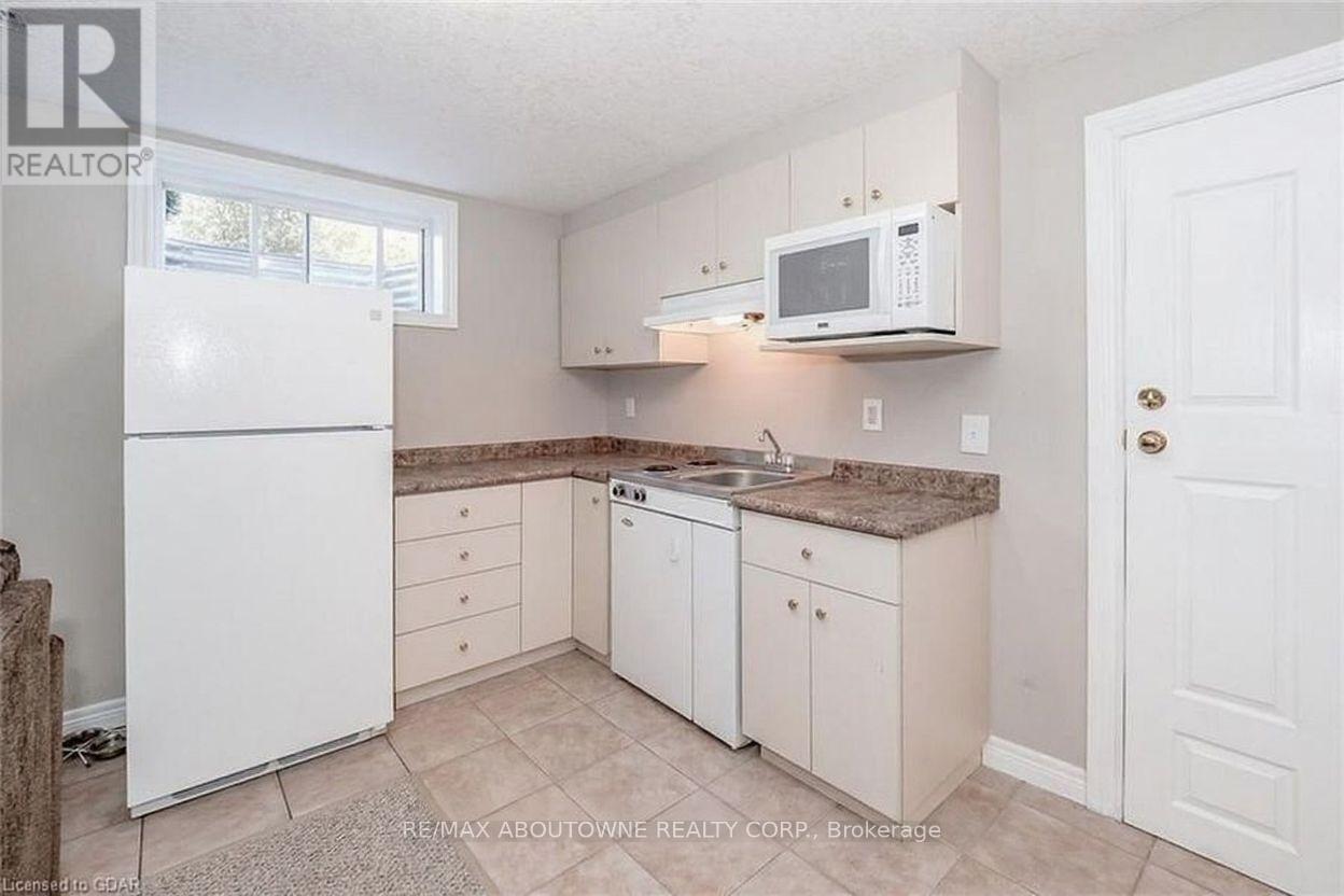 Kitchen - 7 Clairfields Drive W, Guelph, ON - Indoor Photo Showing Kitchen