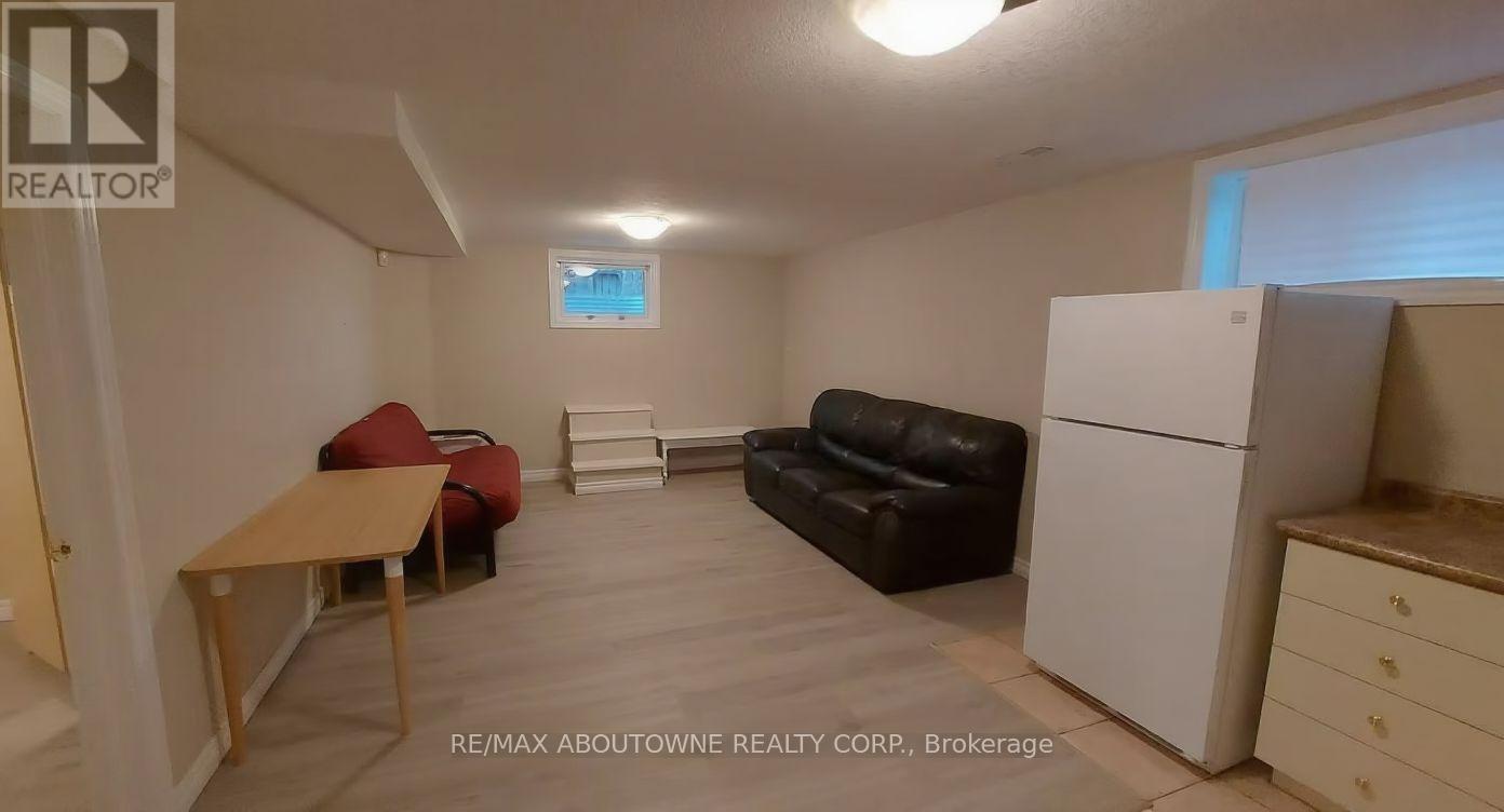 Living Room - 7 Clairfields Drive W, Guelph, ON - Indoor Photo Showing Other Room