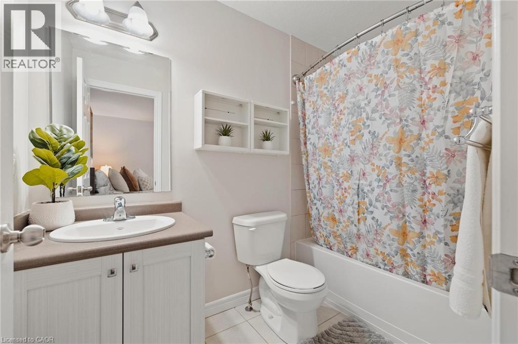 1989 S Ottawa Street S Unit# 47, Kitchener, ON - Indoor Photo Showing Bathroom