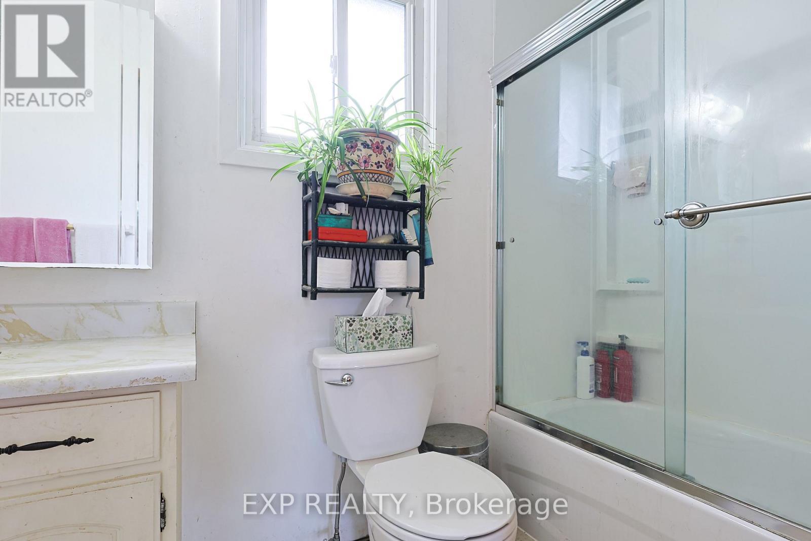 164 Augusta Crescent, London South (South X), ON - Indoor Photo Showing Bathroom