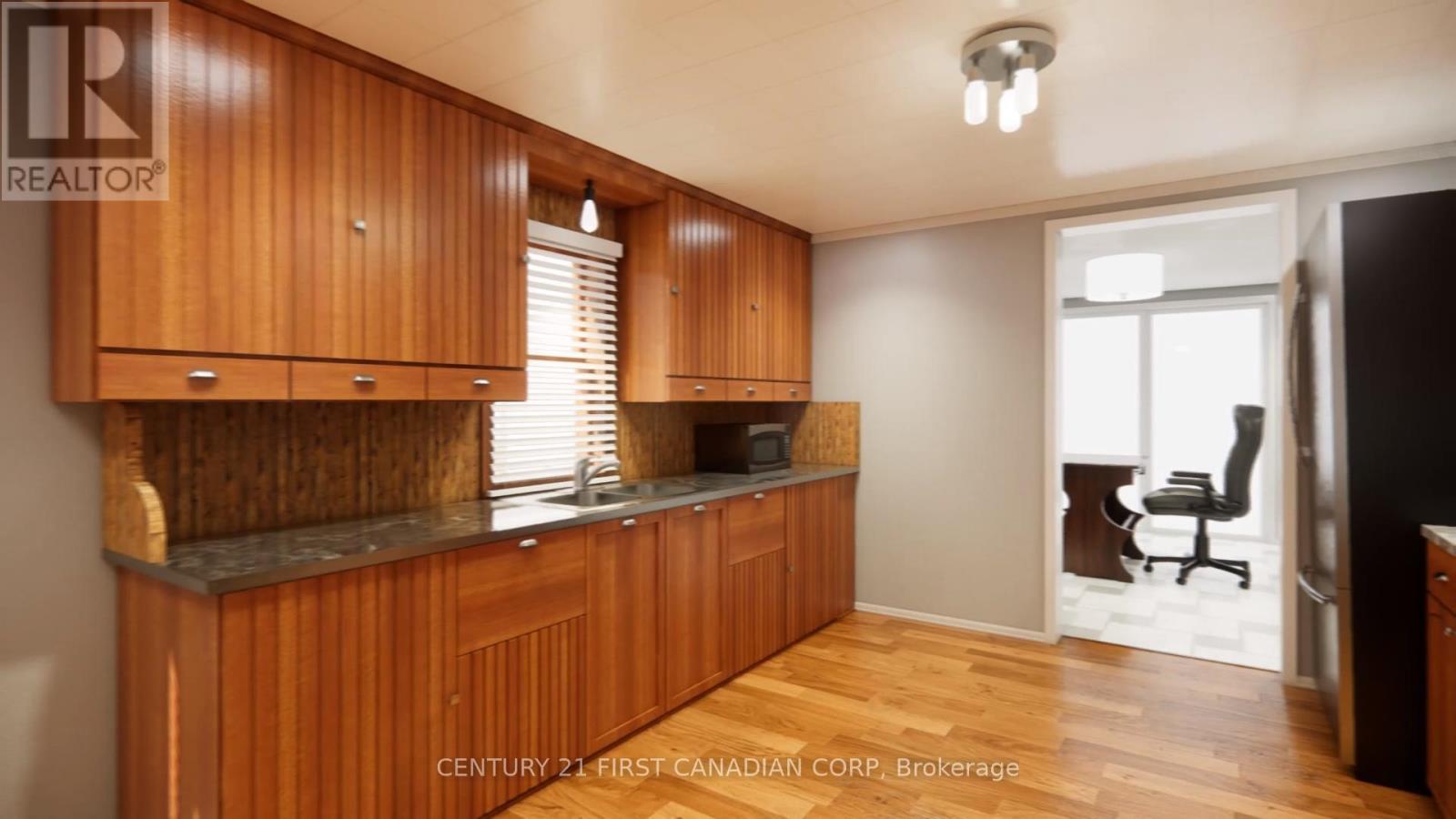 291 24 Highway W, Norfolk, ON - Indoor Photo Showing Kitchen