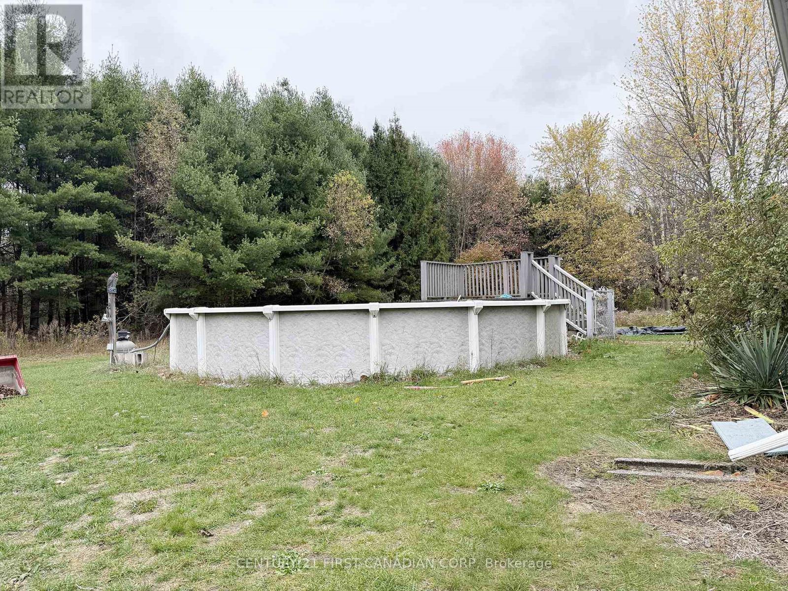 291 24 Highway W, Norfolk, ON - Outdoor With Above Ground Pool