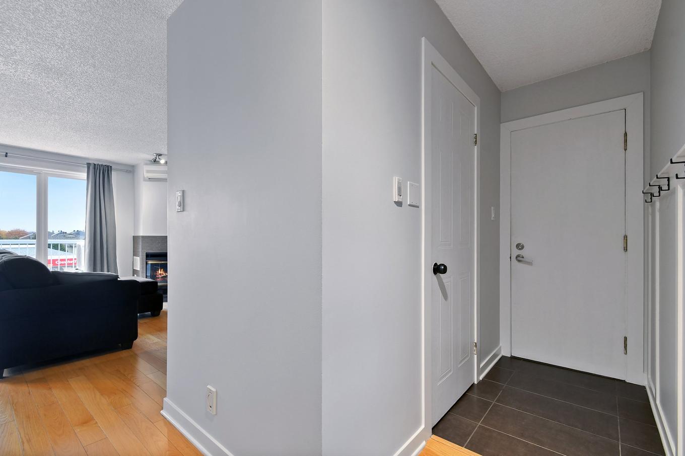 Hall d'entrée/Vestibule - 8-1191 Boul. Iberville, Repentigny (Repentigny), QC - Indoor