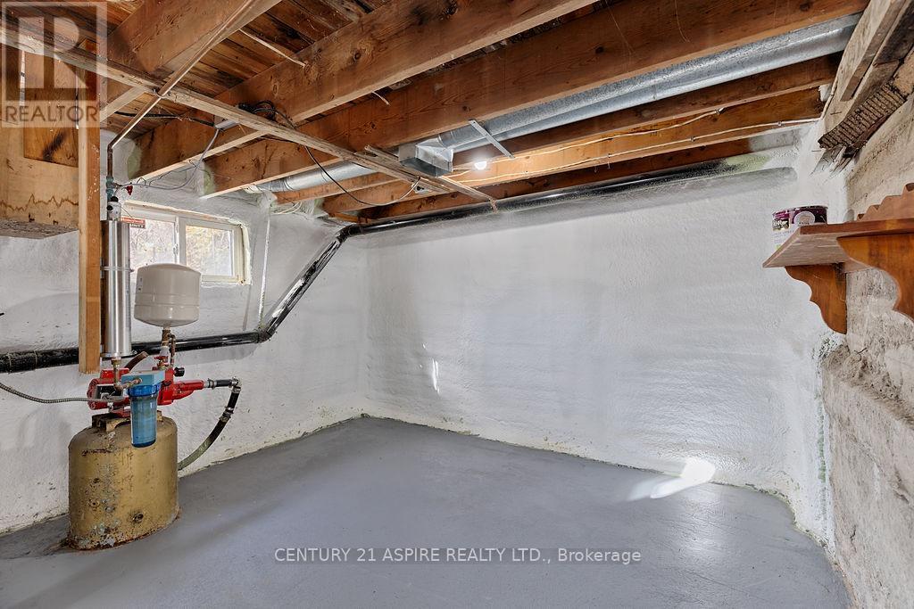 208 Golf Course Road, Laurentian Valley, ON - Indoor Photo Showing Basement