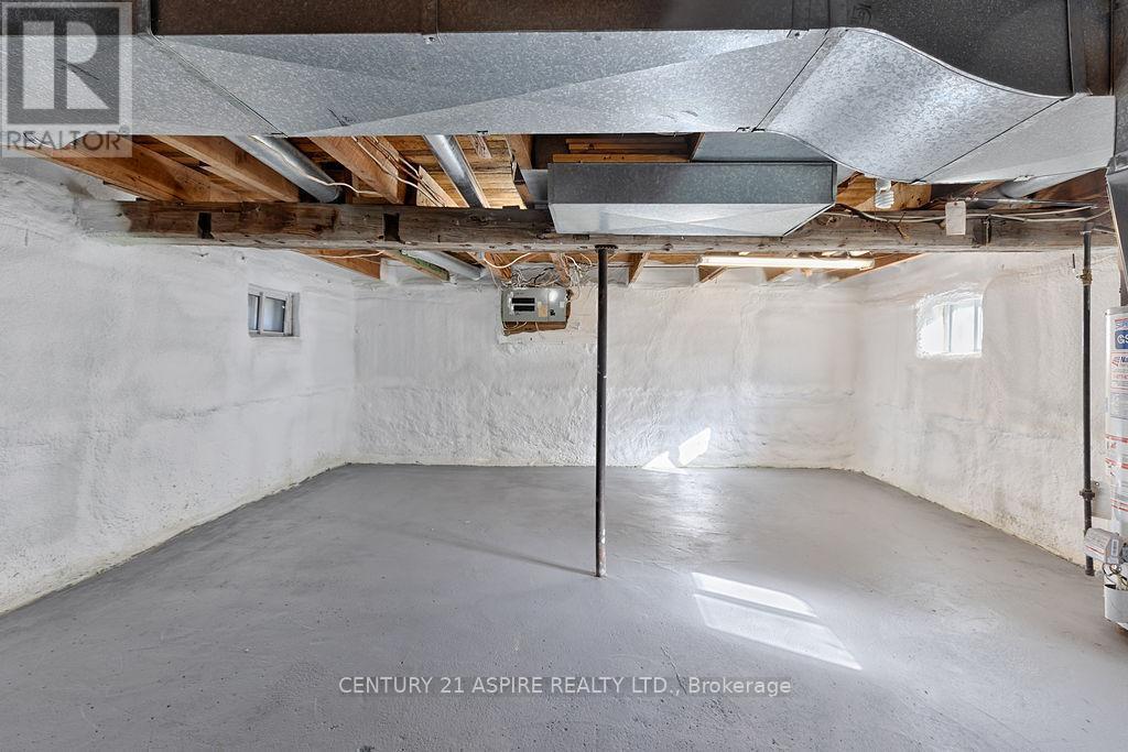 208 Golf Course Road, Laurentian Valley, ON - Indoor Photo Showing Basement