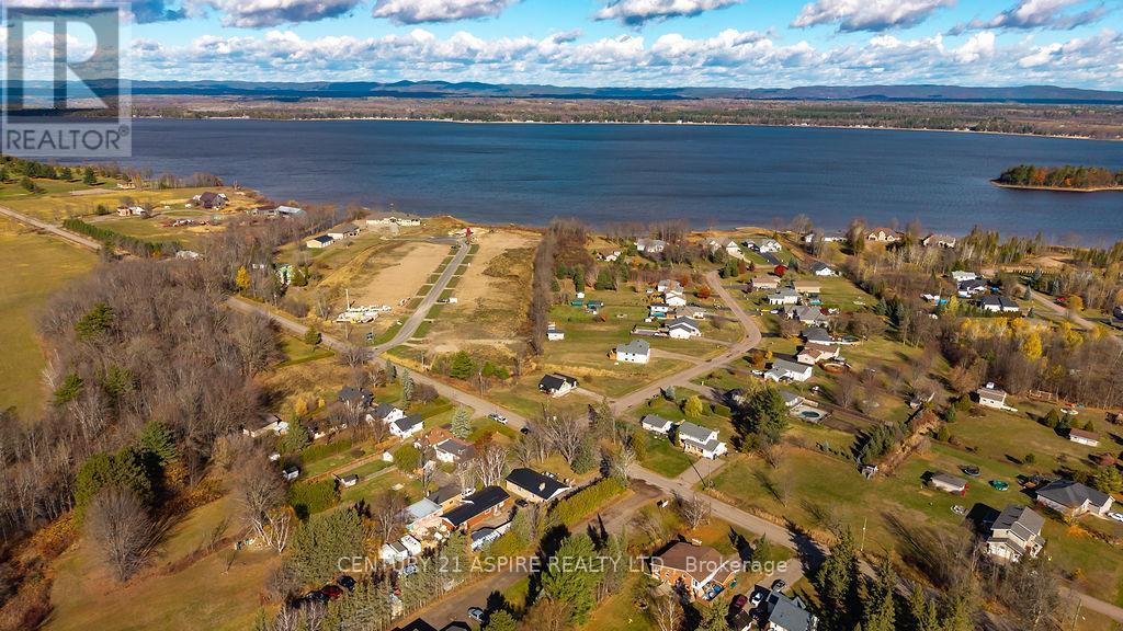 208 Golf Course Road, Laurentian Valley, ON - Outdoor With Body Of Water With View