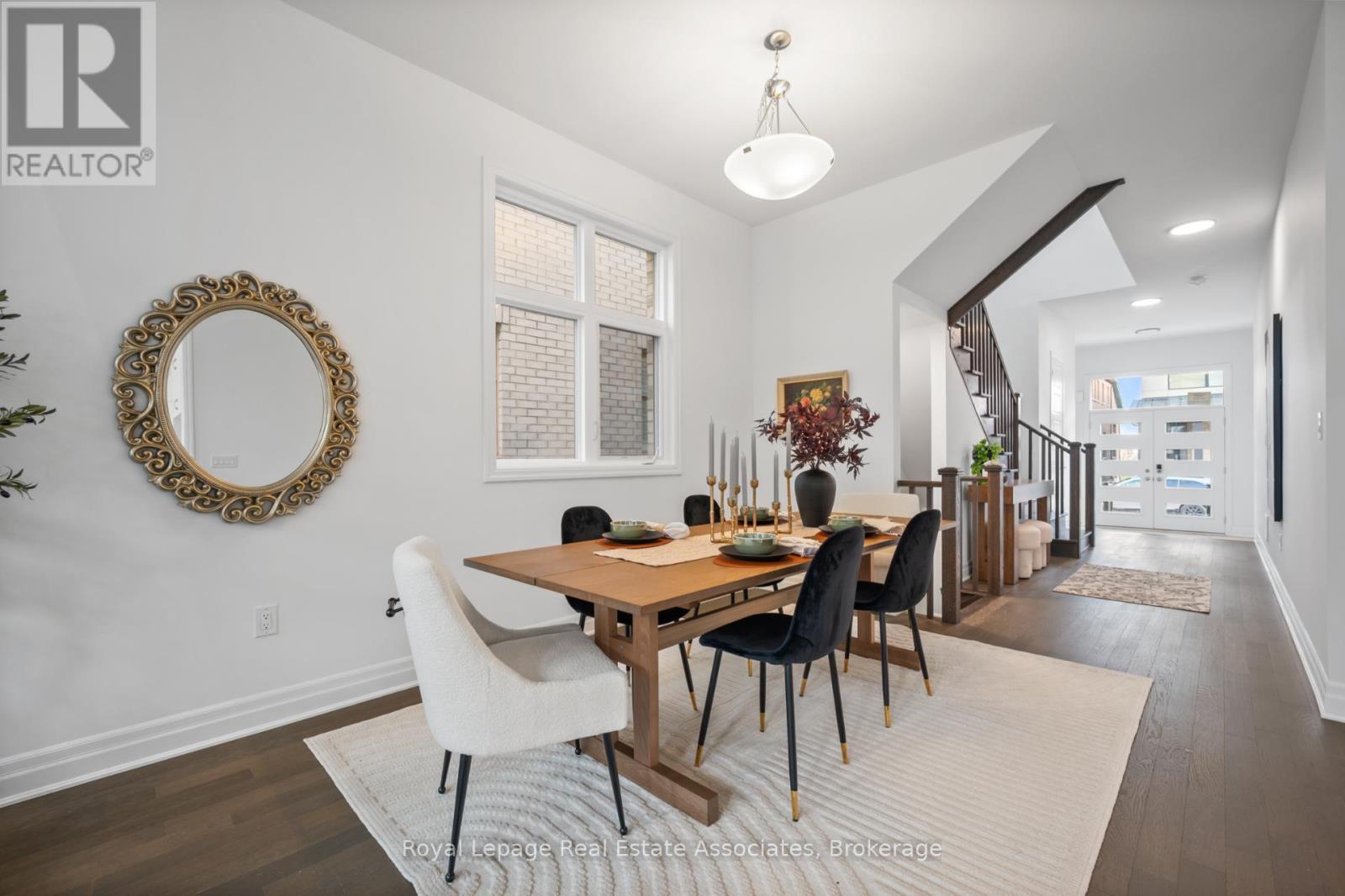 1249 Onyx Trail, Oakville, ON - Indoor Photo Showing Dining Room