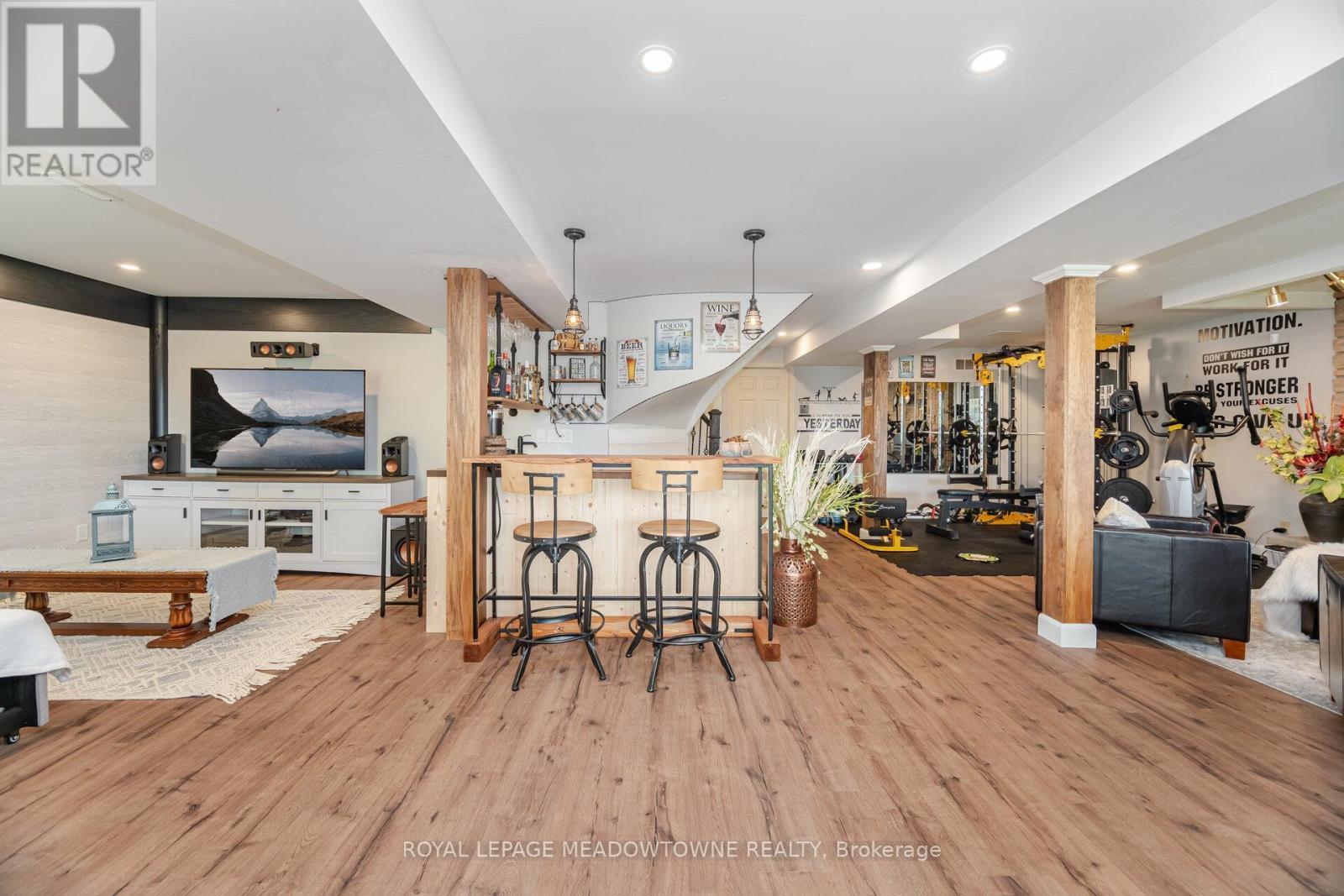 6 Hollis Crescent, East Gwillimbury, ON - Indoor