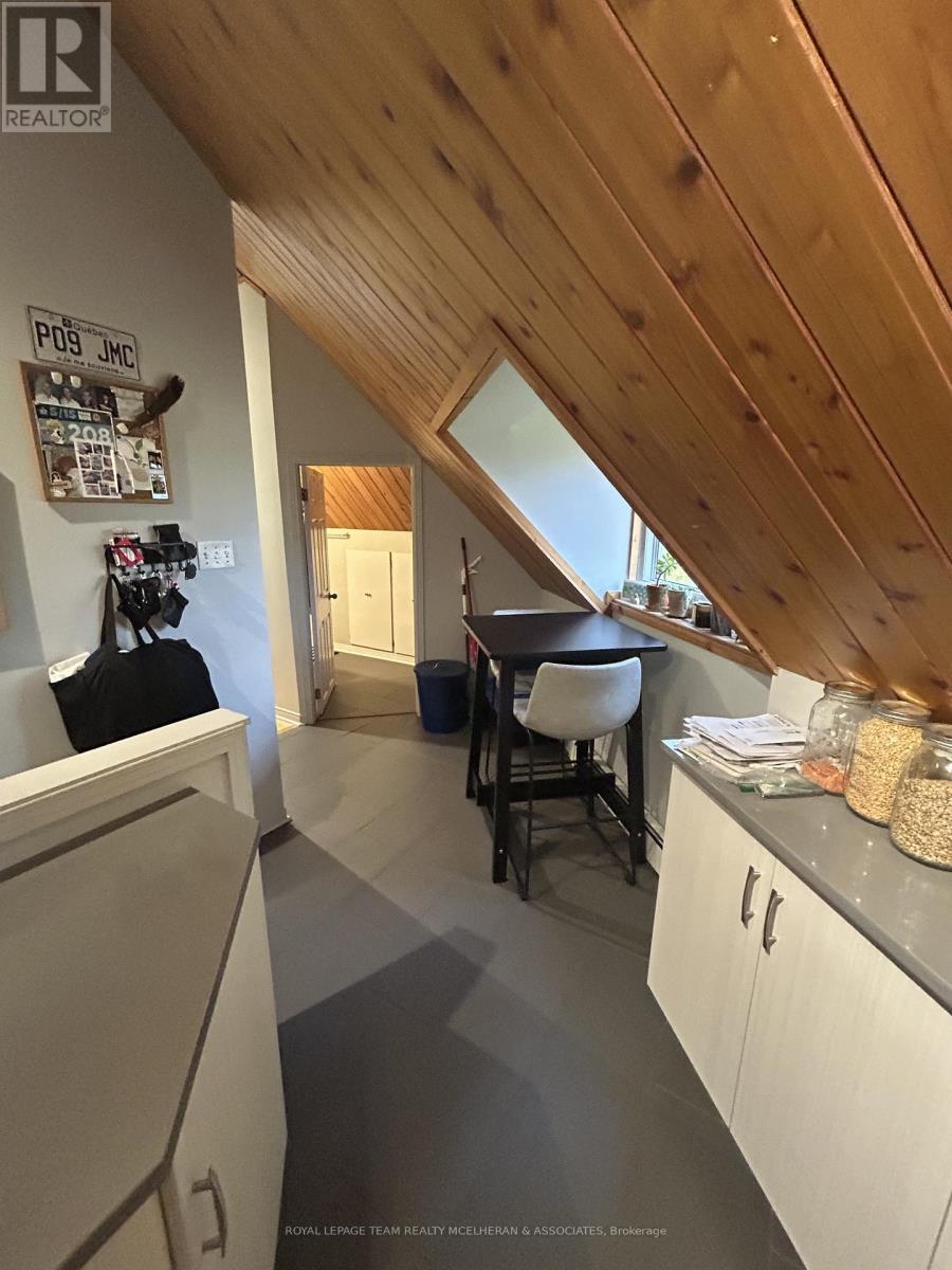 2 - 92 Queen Elizabeth Drive, Ottawa, ON - Photo Showing Other Room