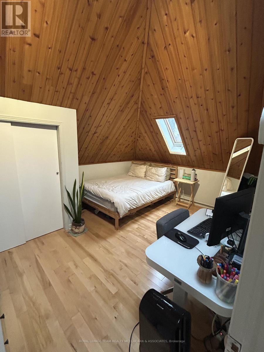 2 - 92 Queen Elizabeth Drive, Ottawa, ON - Indoor Photo Showing Bedroom