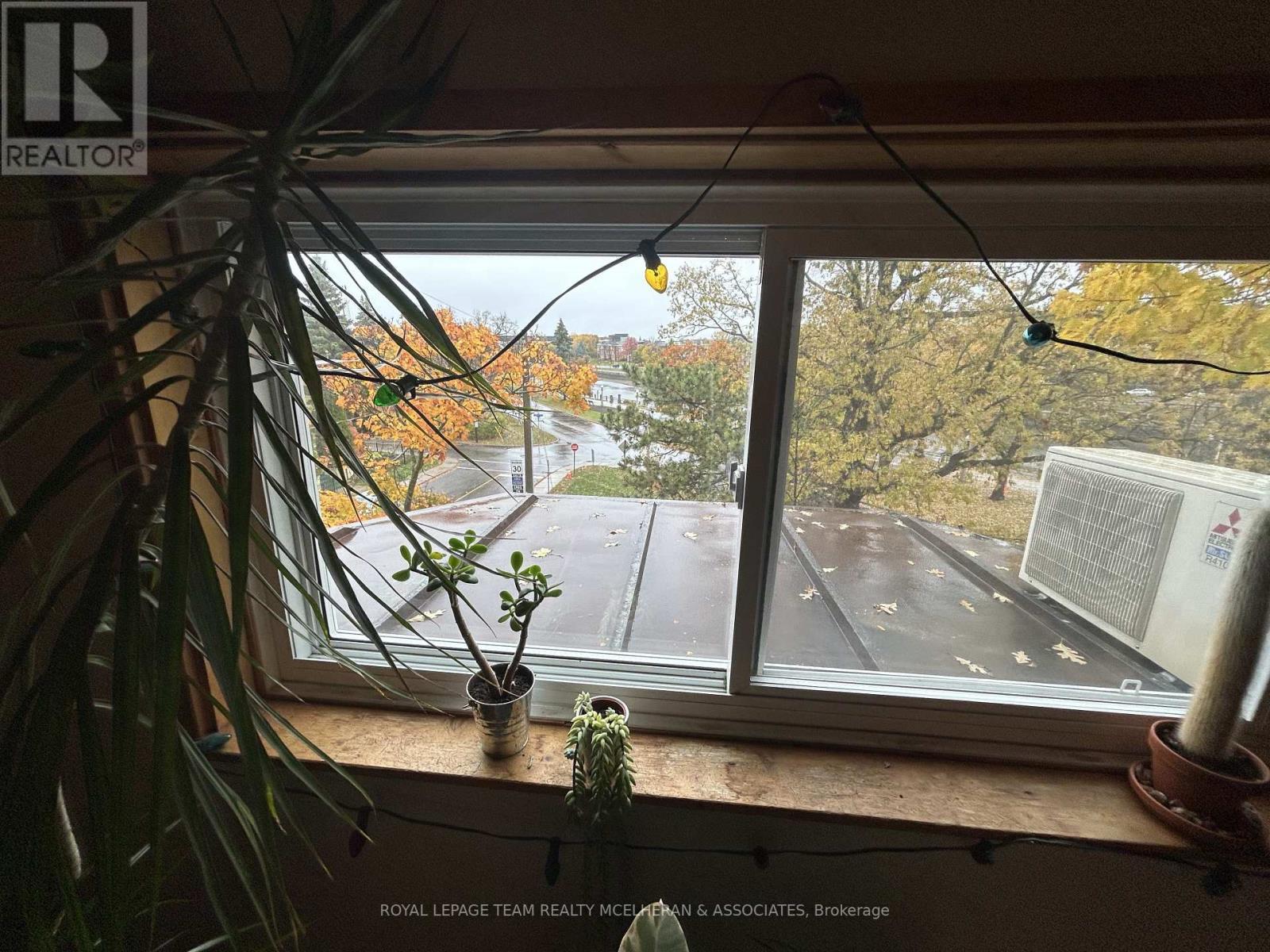 2 - 92 Queen Elizabeth Drive, Ottawa, ON - Photo Showing Other Room